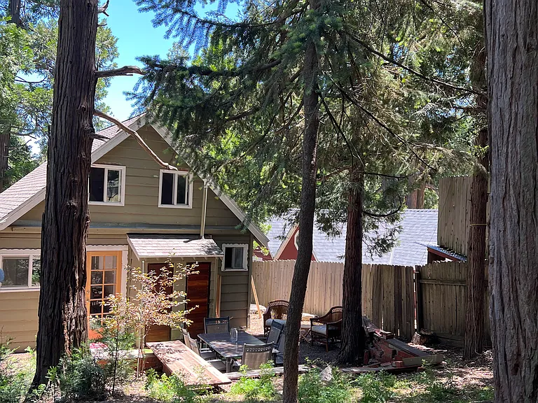 689 Knoll Dr — Photo 14