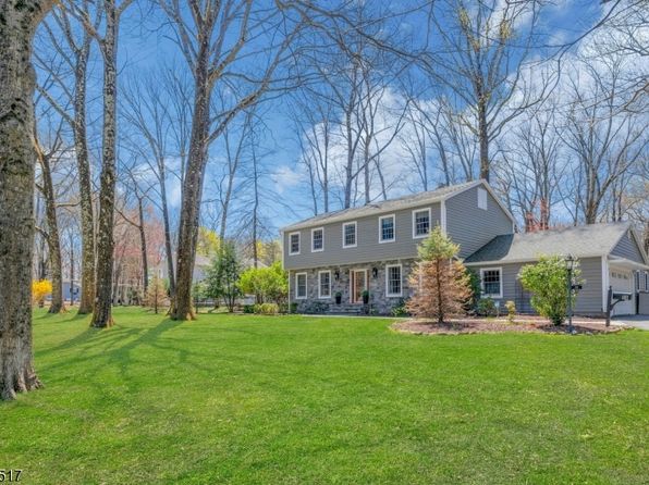 30 Cedar Dr, Allendale Boro, NJ 07401
