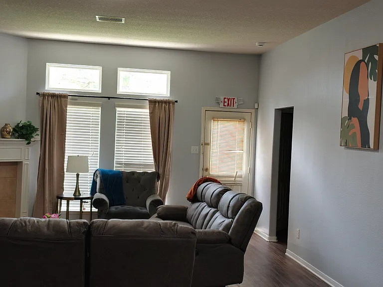 14123 Curry Creek Ln — Photo 23