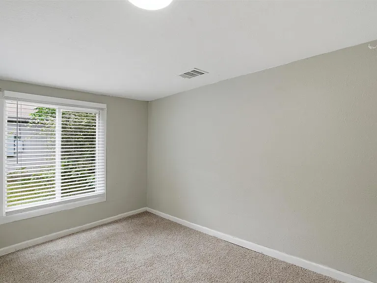 1214 Jones St — Photo 9