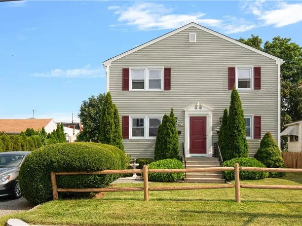 13-15 Winsor St, East Providence, RI 02914