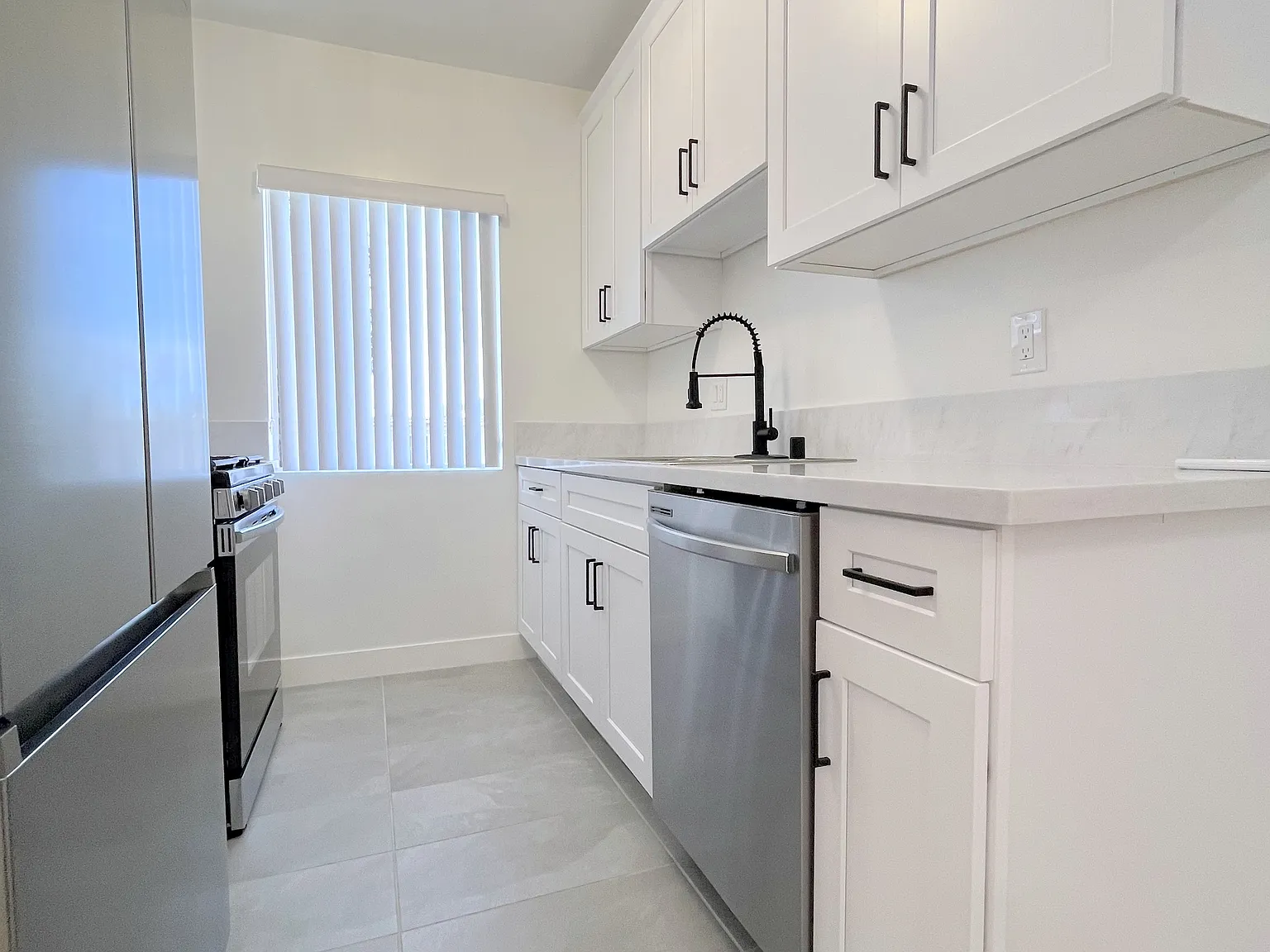5950 Whitsett Avenue — Photo 3