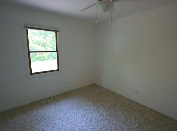 3rd image of 38647 Hilltop Ave