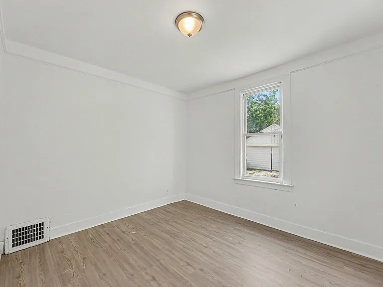 15224 Rossini Dr — Photo 10
