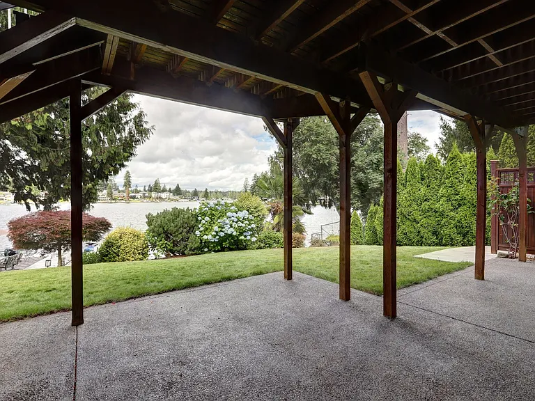 6712 Vandermark Rd E — Photo 11