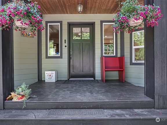 3rd image of 6305 Hawks Prairie Court NE