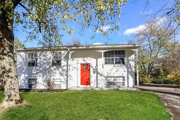 9913 Strathmore Ct photo 1