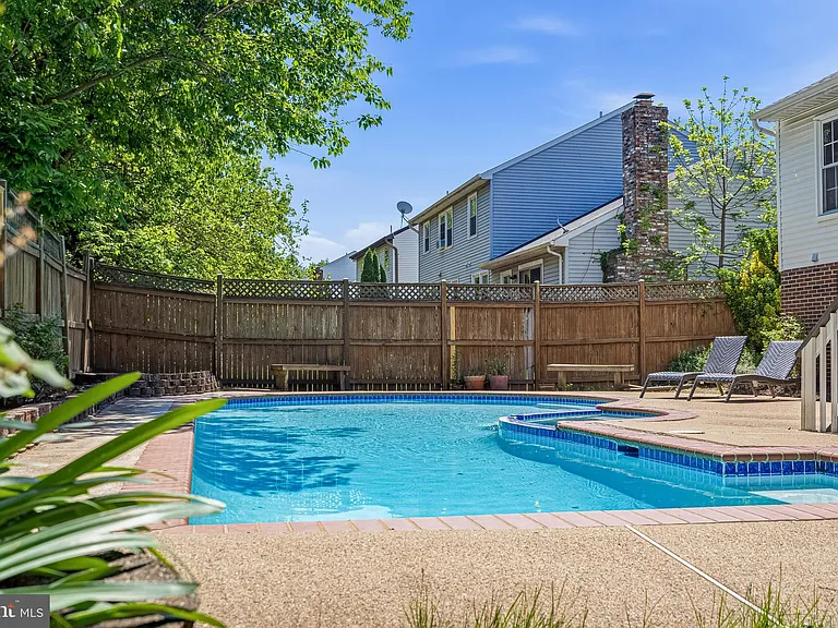 9729 Zimbro Ave — Photo 35