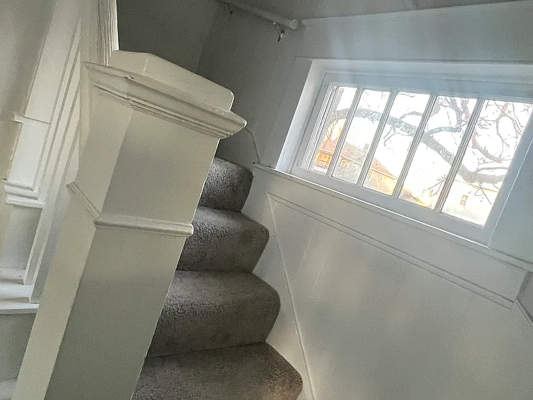 608 W Monroe St — Photo 17