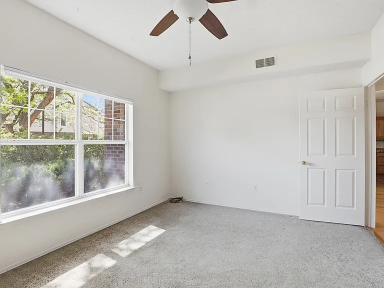 1696 Harris St — Photo 10