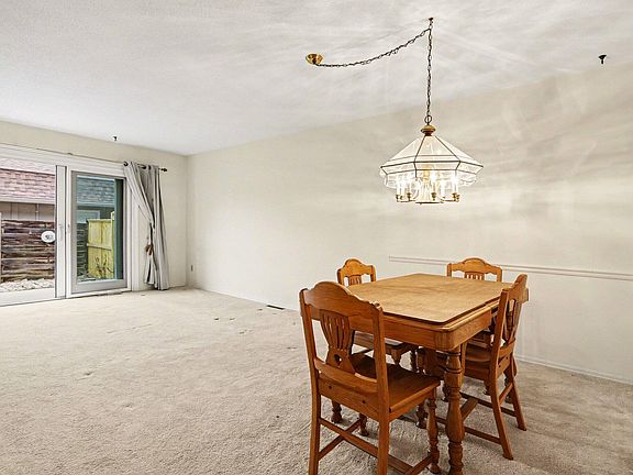 4th image of 2535 Dover Ln #31