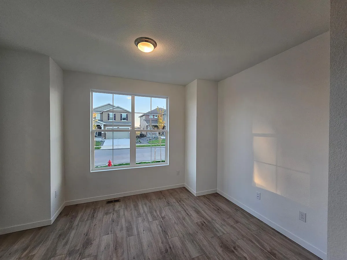 Building Photo - 751 Clover Loop