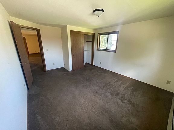 4th image of 139 Badger Ln #12