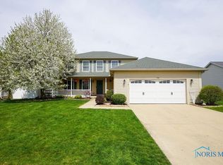 806 Kildare Ln, Bowling Green, OH 43402
