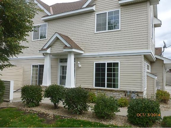 3rd image of 10939 Douglas Ln N