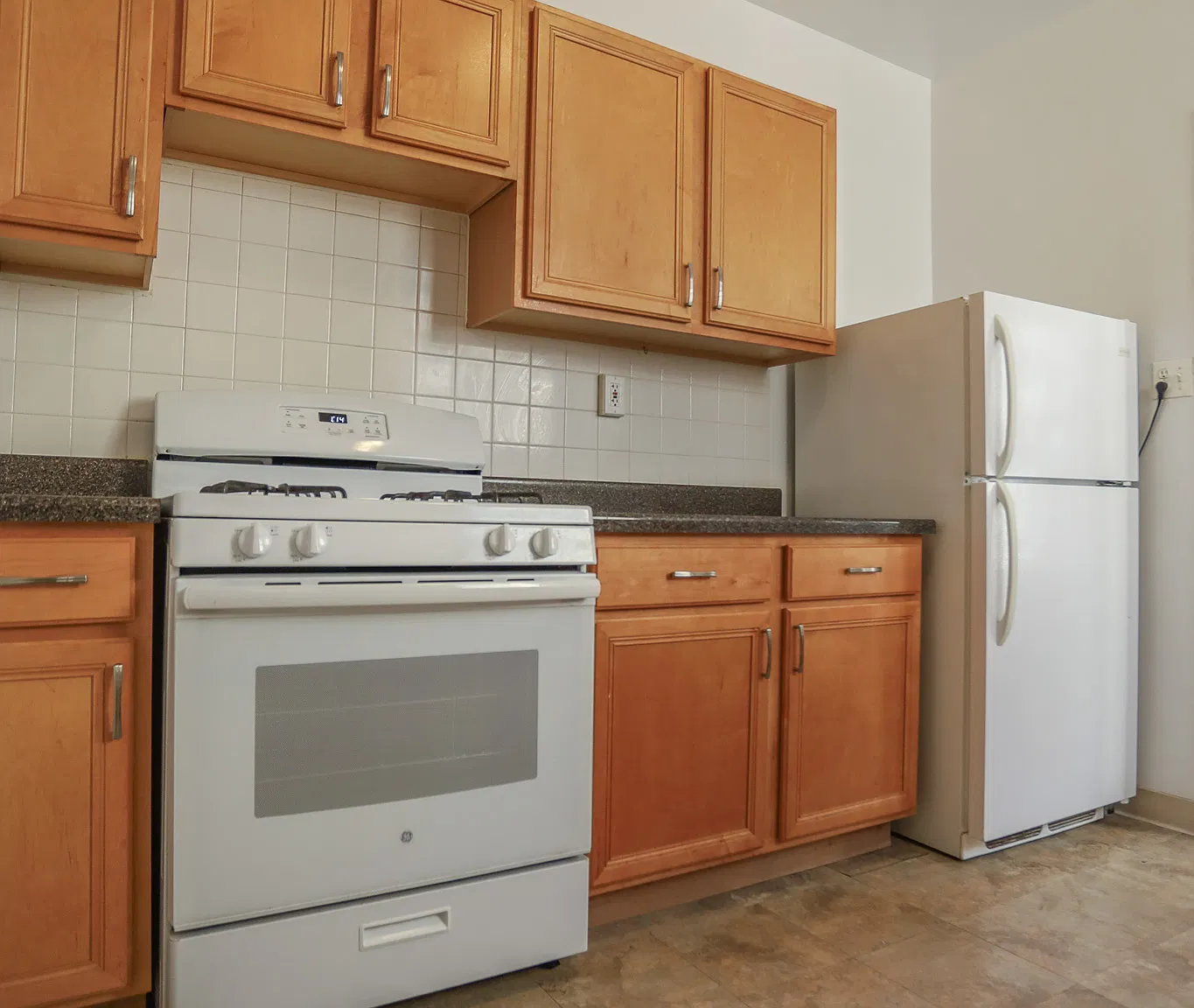 1625 W Lunt Ave — Photo 2