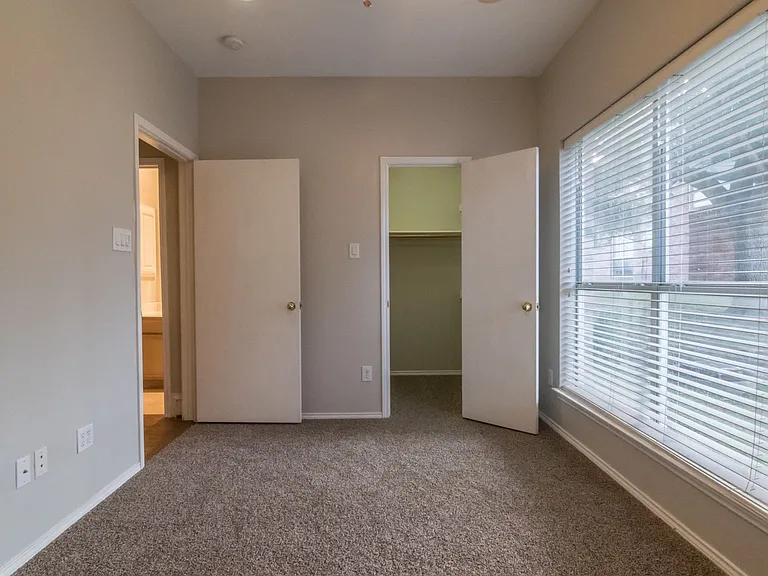 3904 Brandon Park Dr — Photo 12