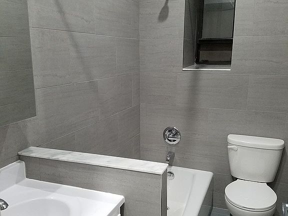 5th image of 35 Diamond St #3A
