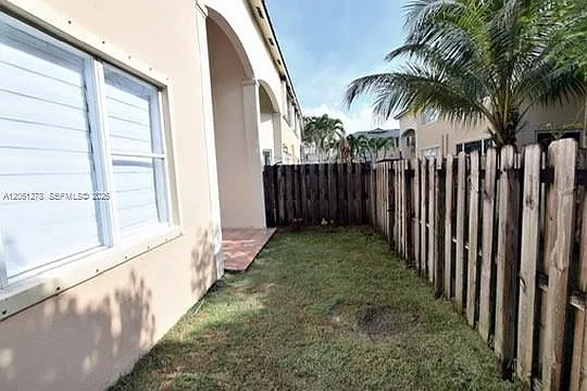 5527 NW 113th Ave — Photo 28