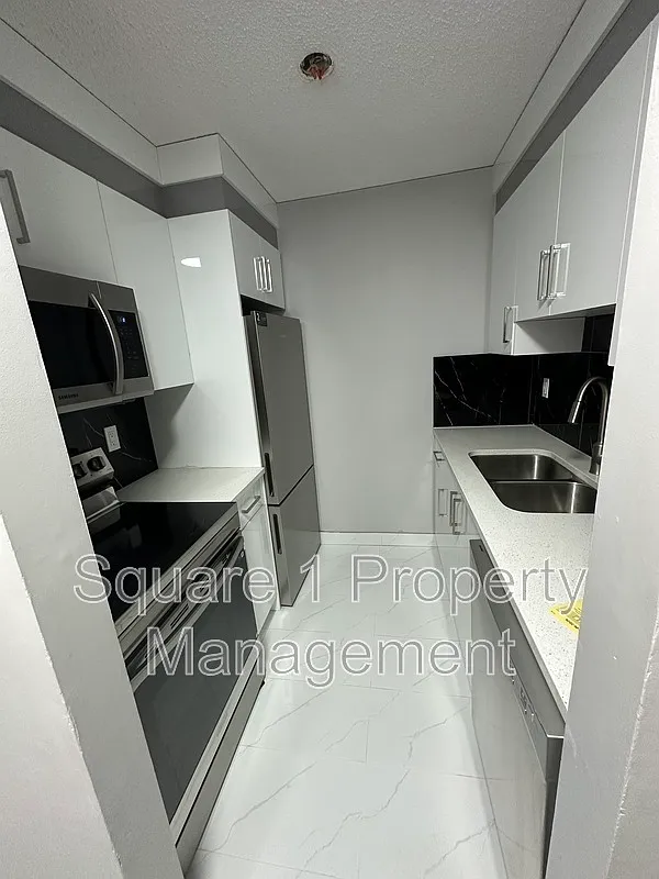 2 bed, 1.0 bath, $1,500 — Photo 1