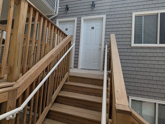 4th image of 44 Warner St #5B