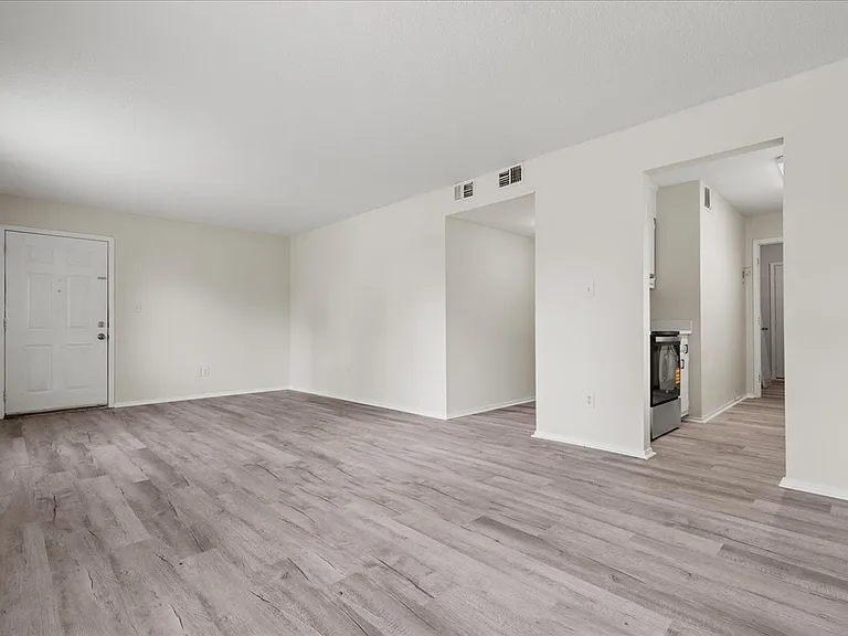 319 Revell Dr #H — Photo 7