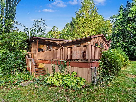 2nd image of 66 Oak Ln