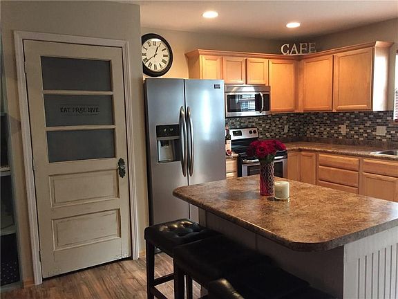 3rd image of 5566 Kenton Ln