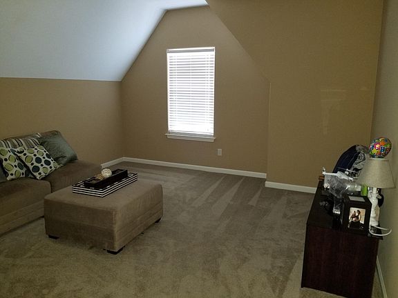 5th image of 305 Garden Springs Dr
