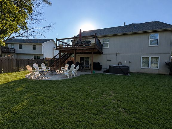 2nd image of 4308 NE Blue Jay Cir
