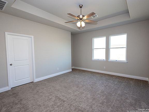 4th image of 113 Troubadour Ln