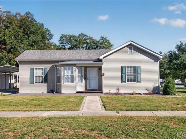1411 Jefferson St, Carlyle, IL 62231