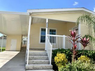 3235 Bending Oak Dr, Plant City, FL 33563
