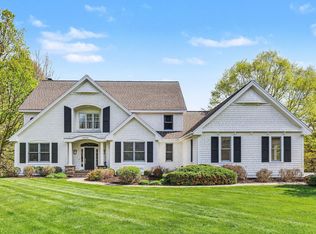 1670 Flowers Crossing Dr NE, Grand Rapids, MI 49525