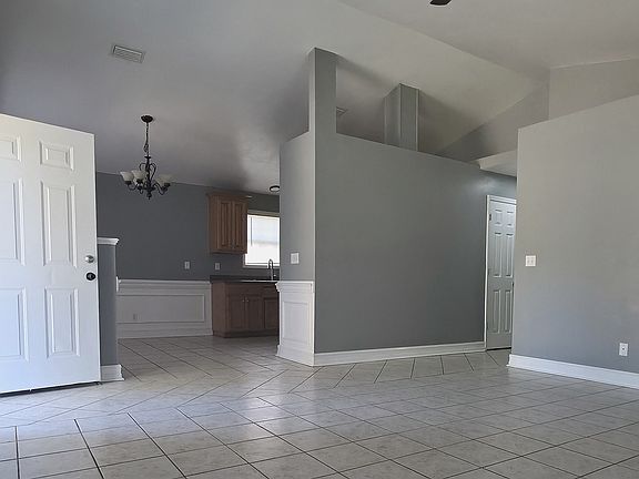 3rd image of 2997 Dian Rd