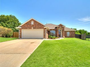 11045 Larkin Ln, Midwest City, OK 73130