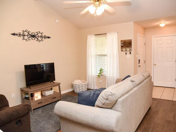 3813 Oldenburg Ln, College Station, TX 77845