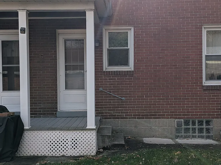 247 Marshall Ave — Photo 2