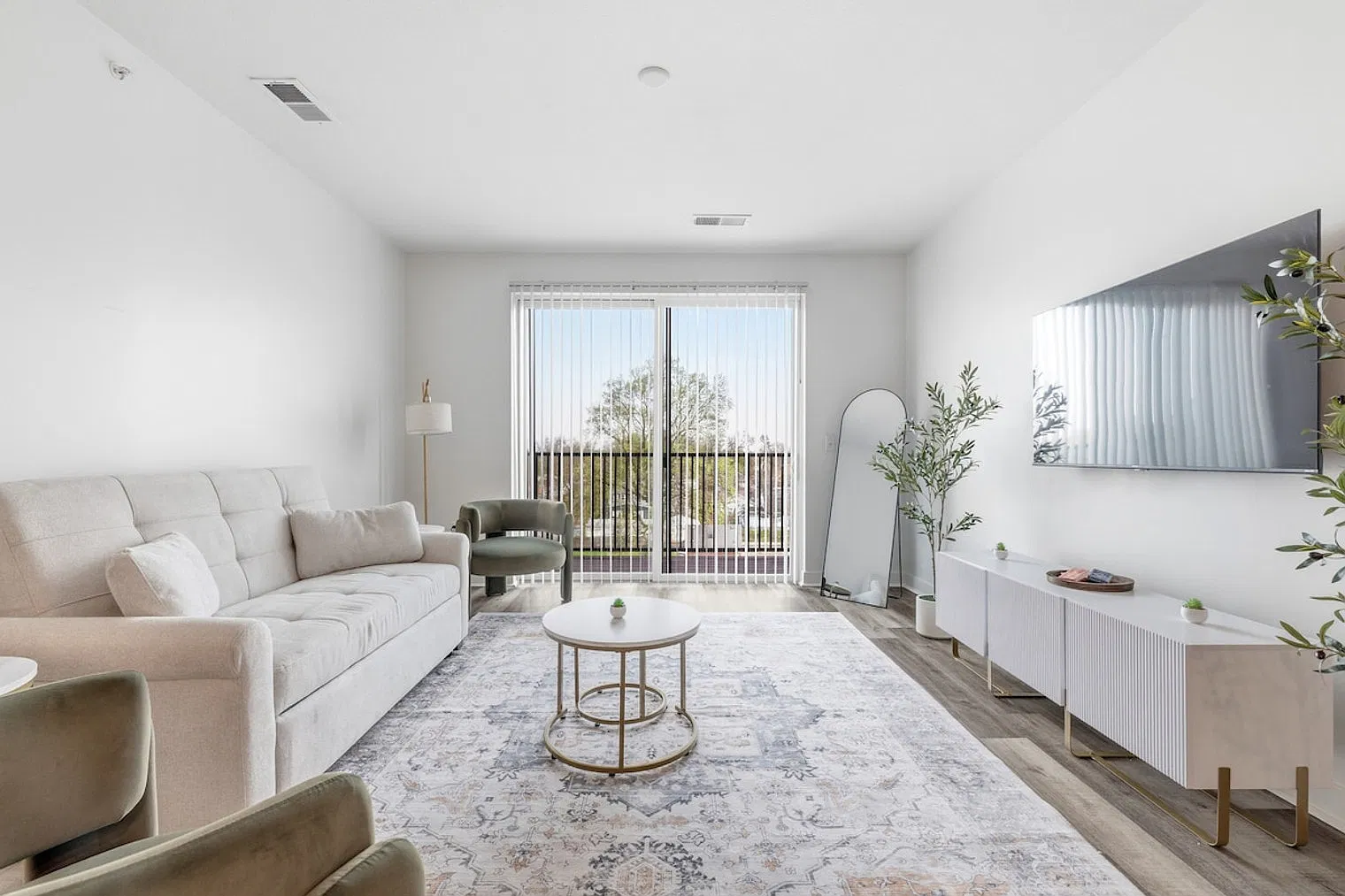 1 bed, 1.0 bath, $3,381 — Photo 1