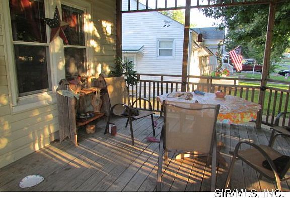 3rd image of 142 Whitelaw Ave