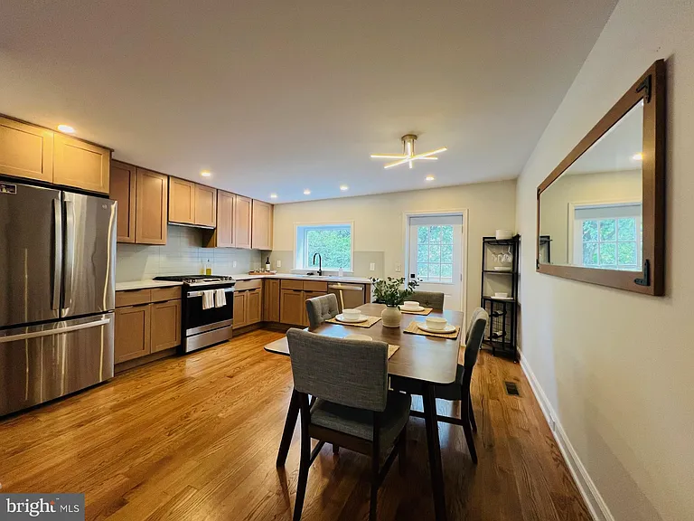 4735 Sheldon St — Photo 11