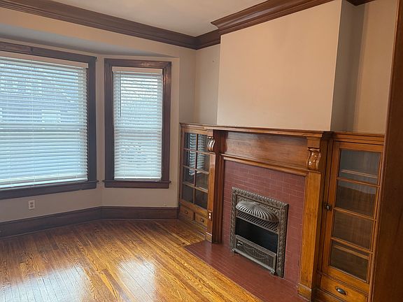 3rd image of 16 Wellesley St #4