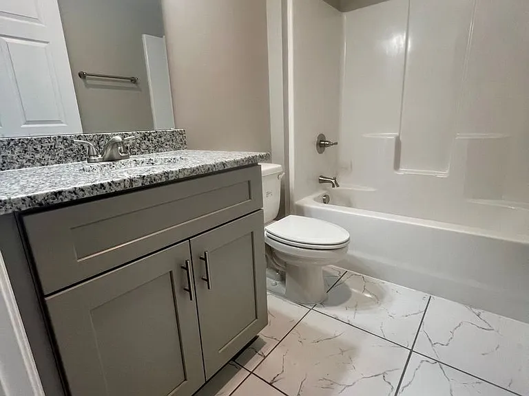 317/319 E. Gilbreath Street — Photo 9