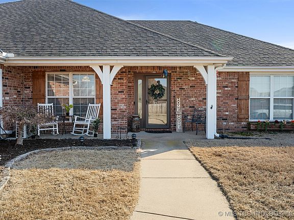 4th image of 5555 Parkhill Dr