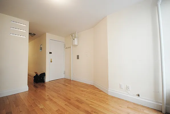 Rented by Bold New York | media 28