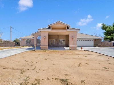 13597 Kiowa Rd, Apple Valley, CA, 92308