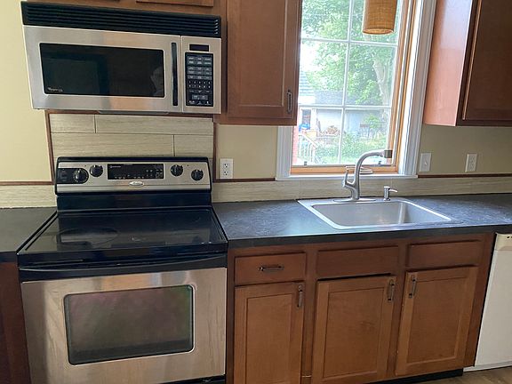 5th image of 444 College Ave