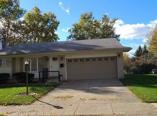 9367 Westbury Ave, Plymouth, MI 48170