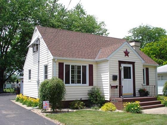 1st image of 692 Franklin Ave