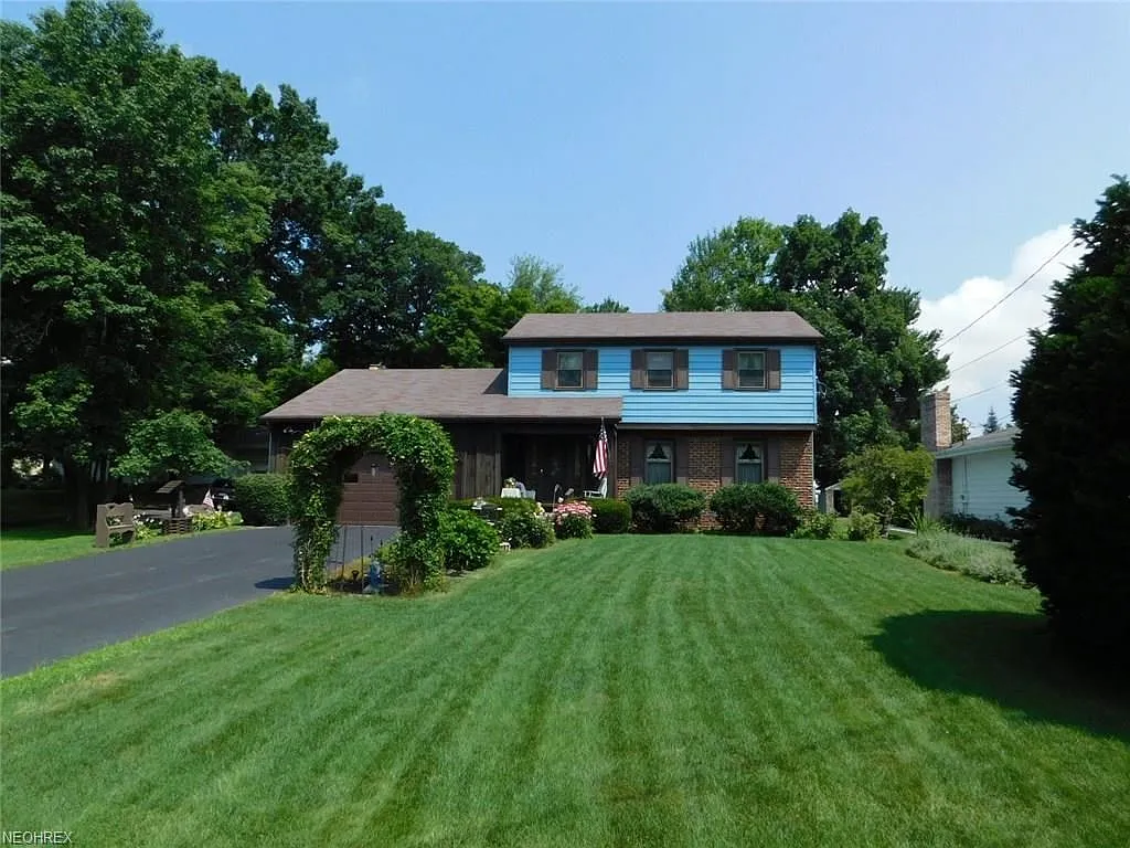 1292 Meadow Ln photo 1